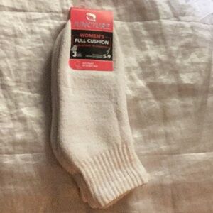 🌺NWT Lot of 3 Pairs of Cushion Socks Size 5–9 Closet Must Have Fun to Wear 🌺